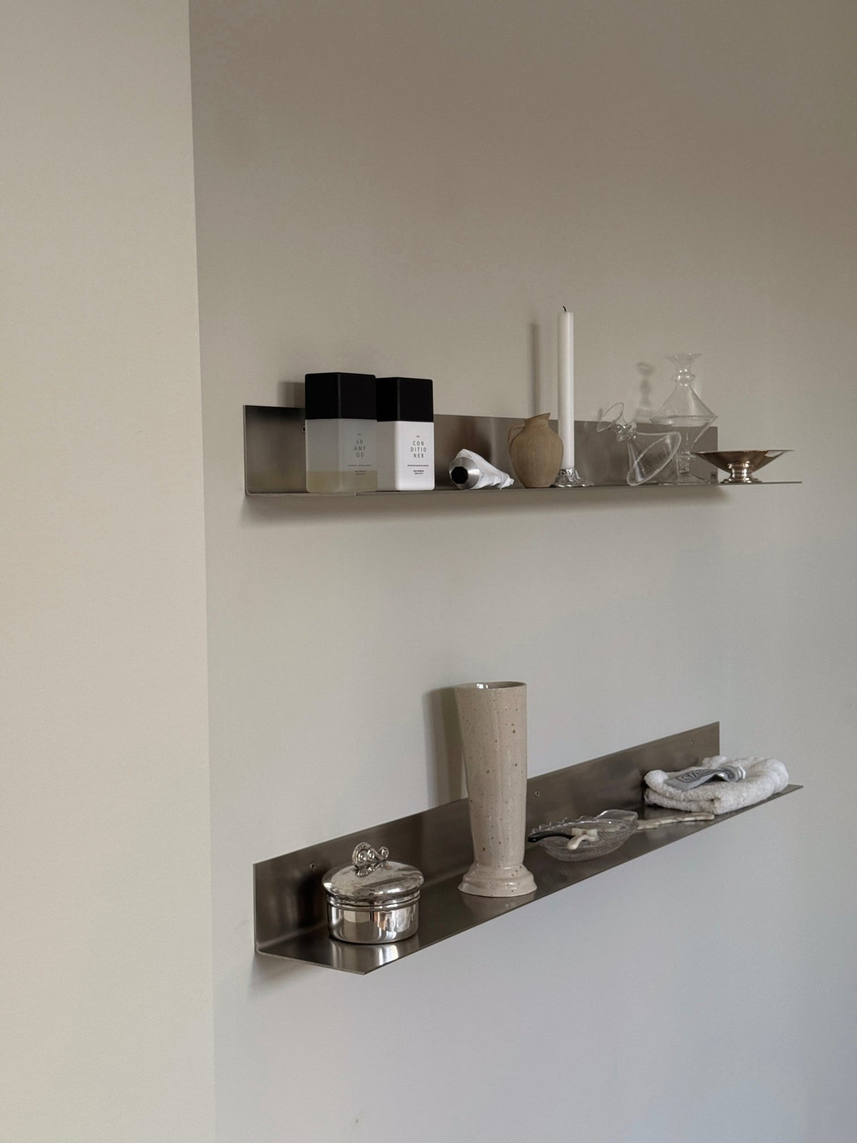 Steel shelf SKAGEN in brushed stainless steel by Acier Studio